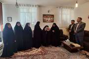 دیدار مدیرکل کانون استان ایلام با مادر شهید نورمحمد بابایی در هفته دفاع مقدس