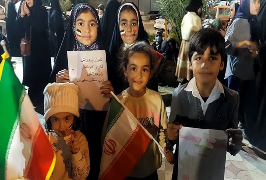حضور مربیان واعضاوکانون یاران مرکز فرهنگی هنری مهران درتجمعات شبانه